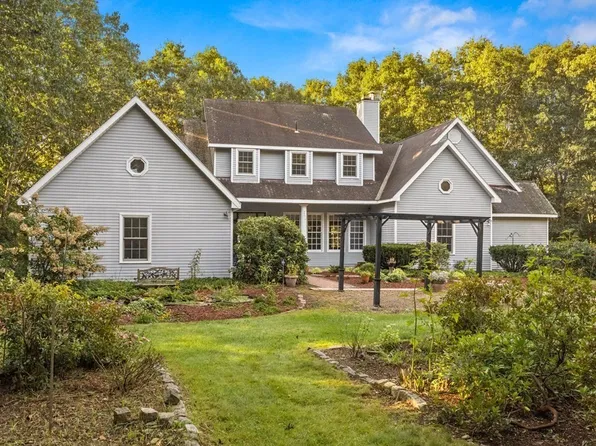 430 Middle St, West Newbury, MA 01985
