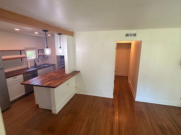 3rd image of 38 Gardenvale Dr