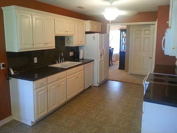3rd image of 204 Homestead Dr