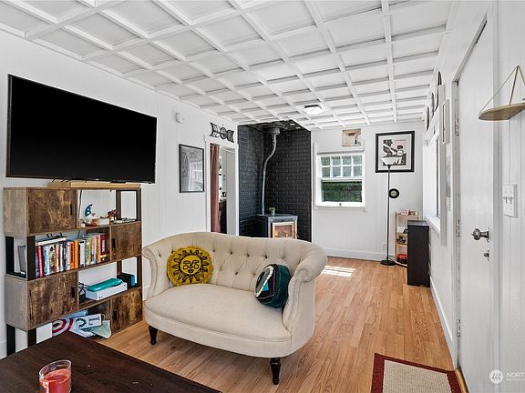 3rd image of 416 Henry Street NE