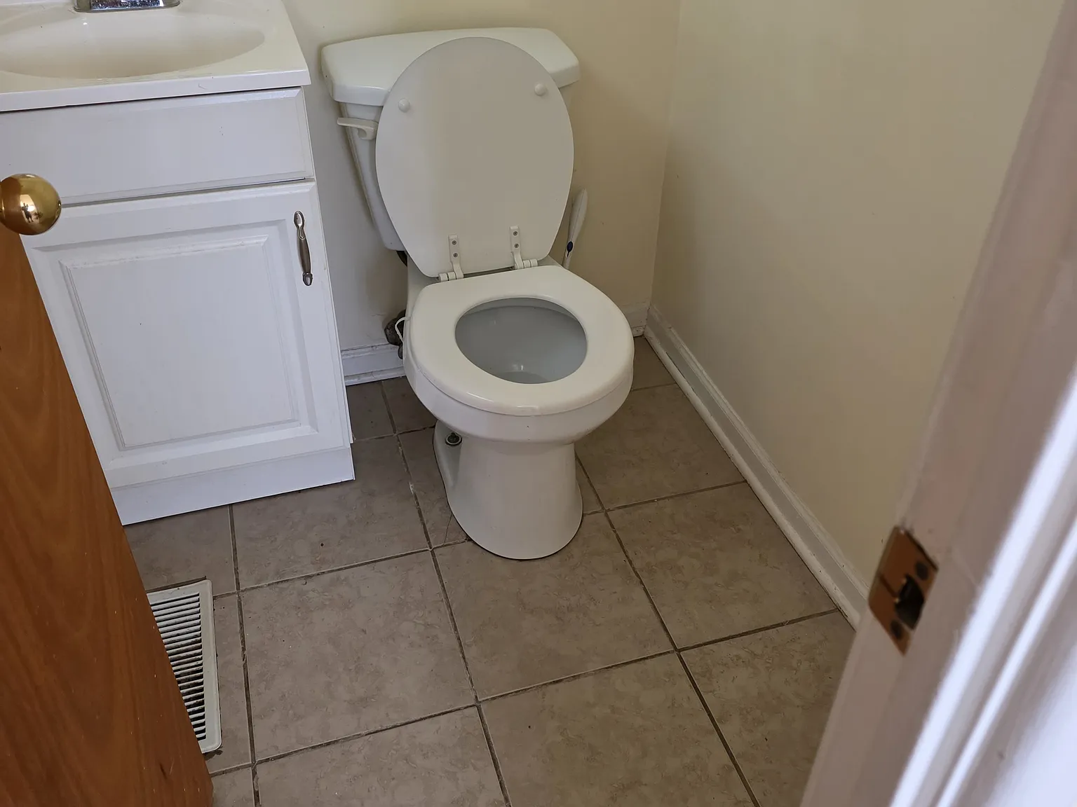 3 bed, 1.5 bath, 1040 sqft, $2,295 — Photo 2