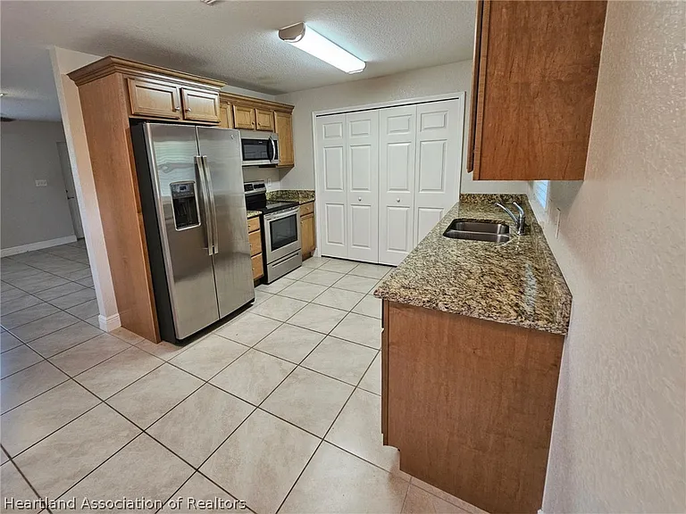 501 Briar Glen Rd — Photo 4