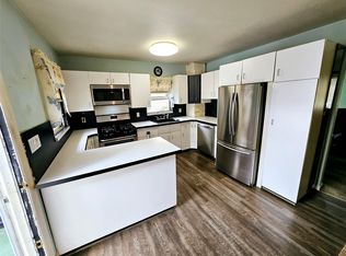 11 Kuhl Ave, Hicksville, NY 11801