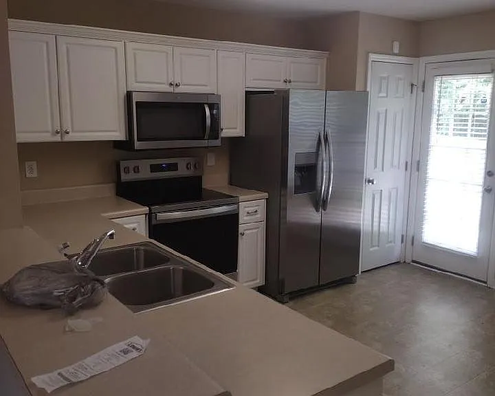 2918 Carey Ct — Photo 9