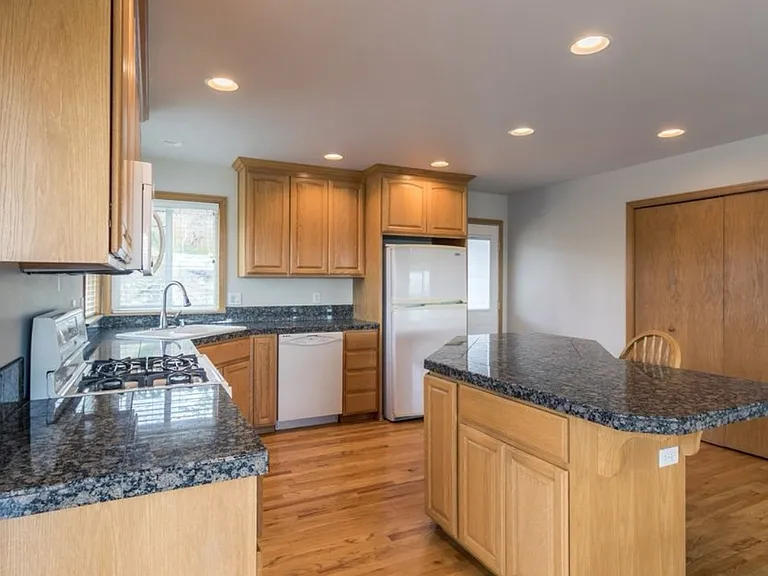 38th Street Ct E — Photo 9