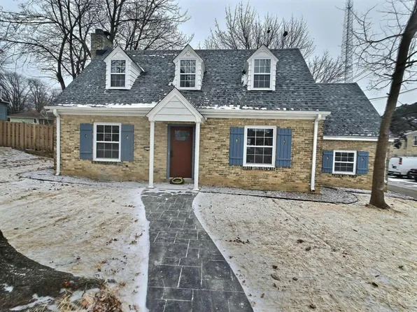 4312 North Wildwood AVENUE, Shorewood, WI 53211