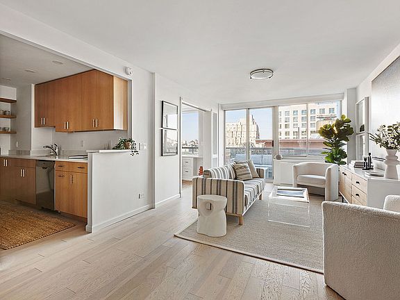 3rd image of 250 W 90th St #Ph1d