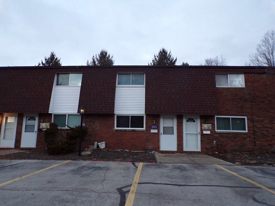 1st image of 2555 Shakespeare Ln