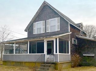 6 Centre Ave, Plymouth, MA 02360