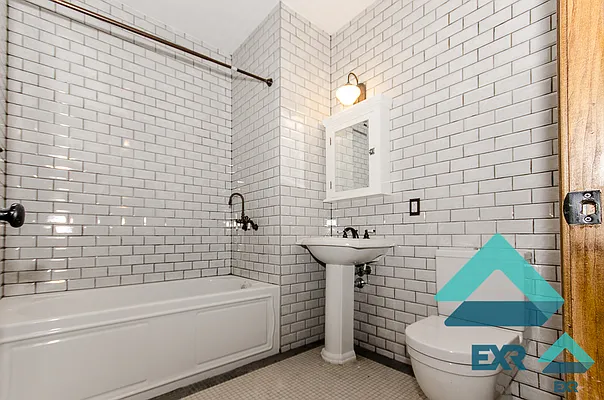 Rented by EXR | media 15