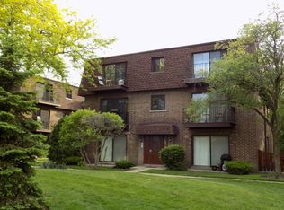9806 Bianco Ter #1A, Des Plaines, IL 60016
