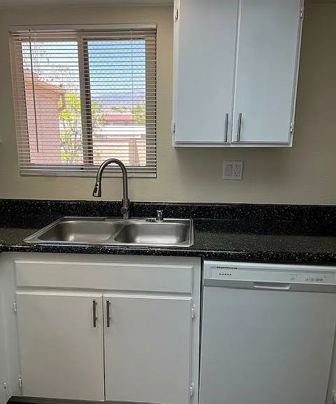 Summerwind Apartments — Photo 32