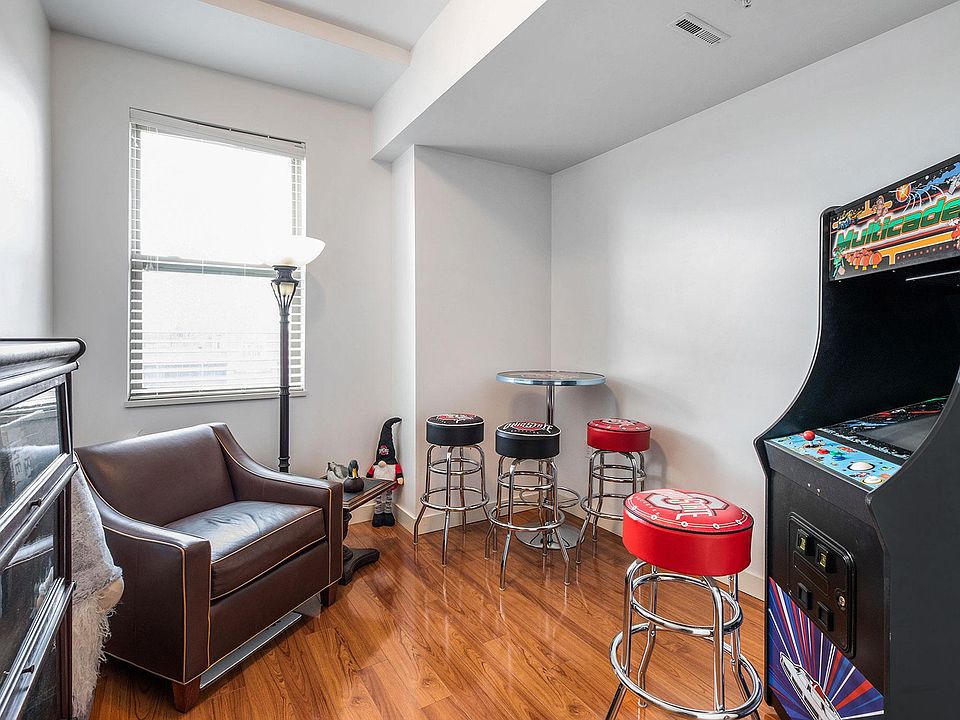 134 N Leroy St Unit 303, photo 9