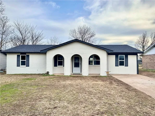 403 South Ave, Spiro, OK 74959
