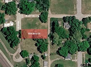 924 West St, Fairbury, NE 68352