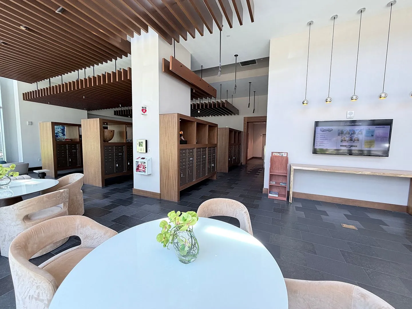 The Collection 600 Ala Moana Blvd #1103 1BR/1BA with Ocean & Mountain Views — Photo 2