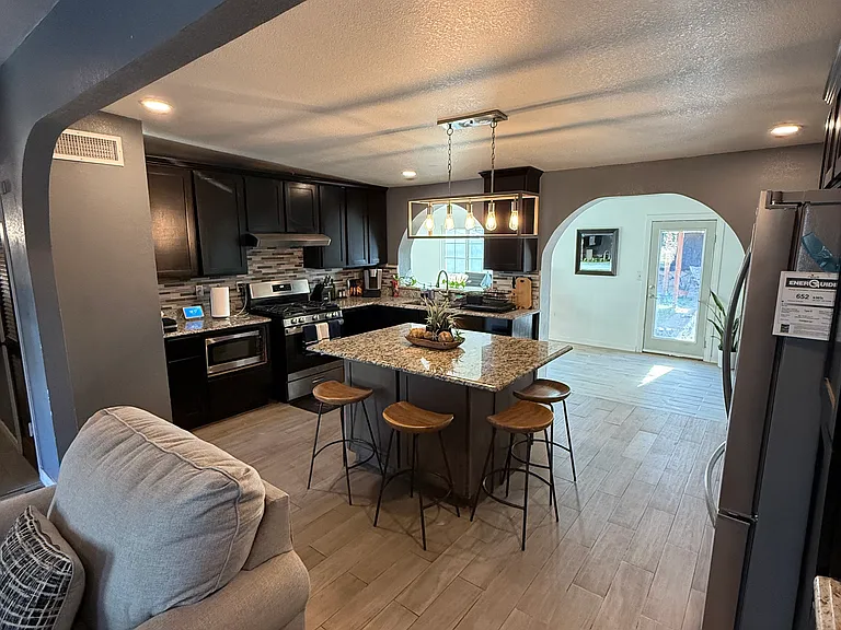 10443 Kendall St — Photo 10