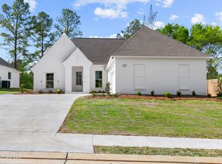 121 Lakecrest Dr, Madison, MS 39110