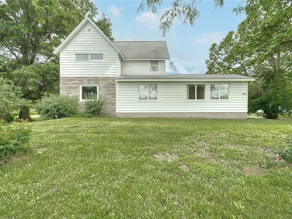 1st image of 644 Parma Center Rd