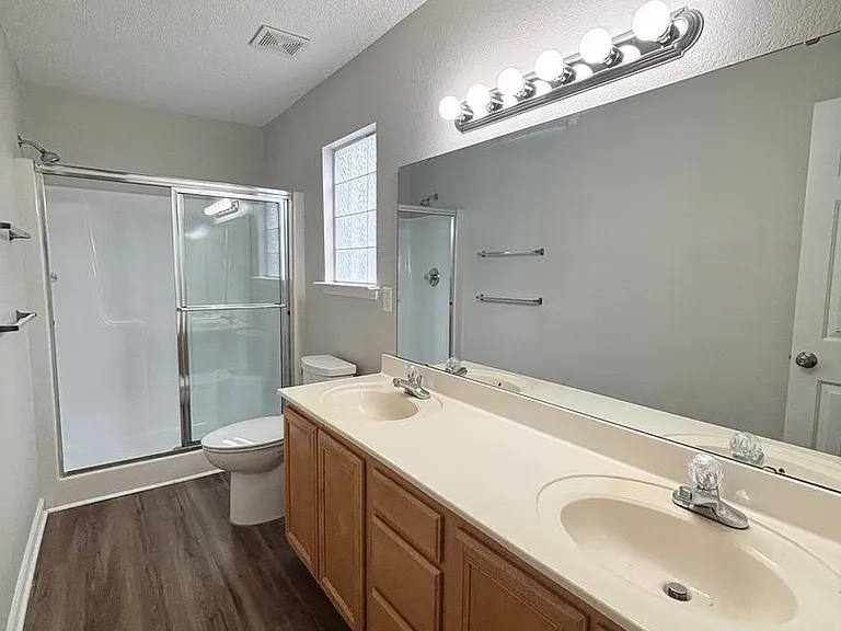 112 Ivy Garden Ln — Photo 10
