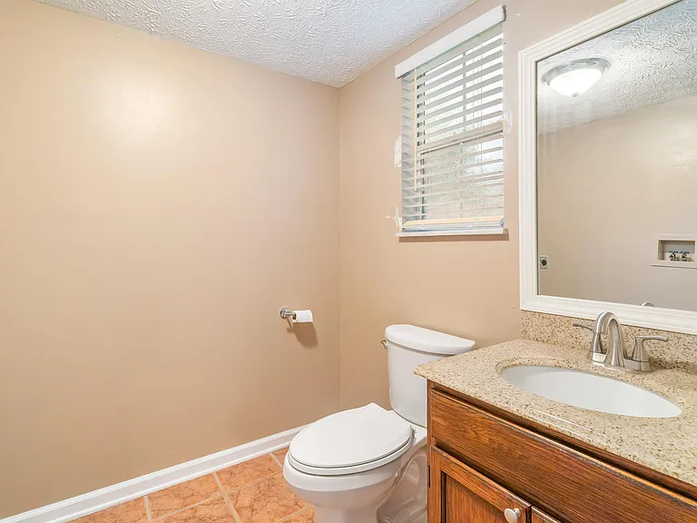 2376 Wadsworth Dr — Photo 15