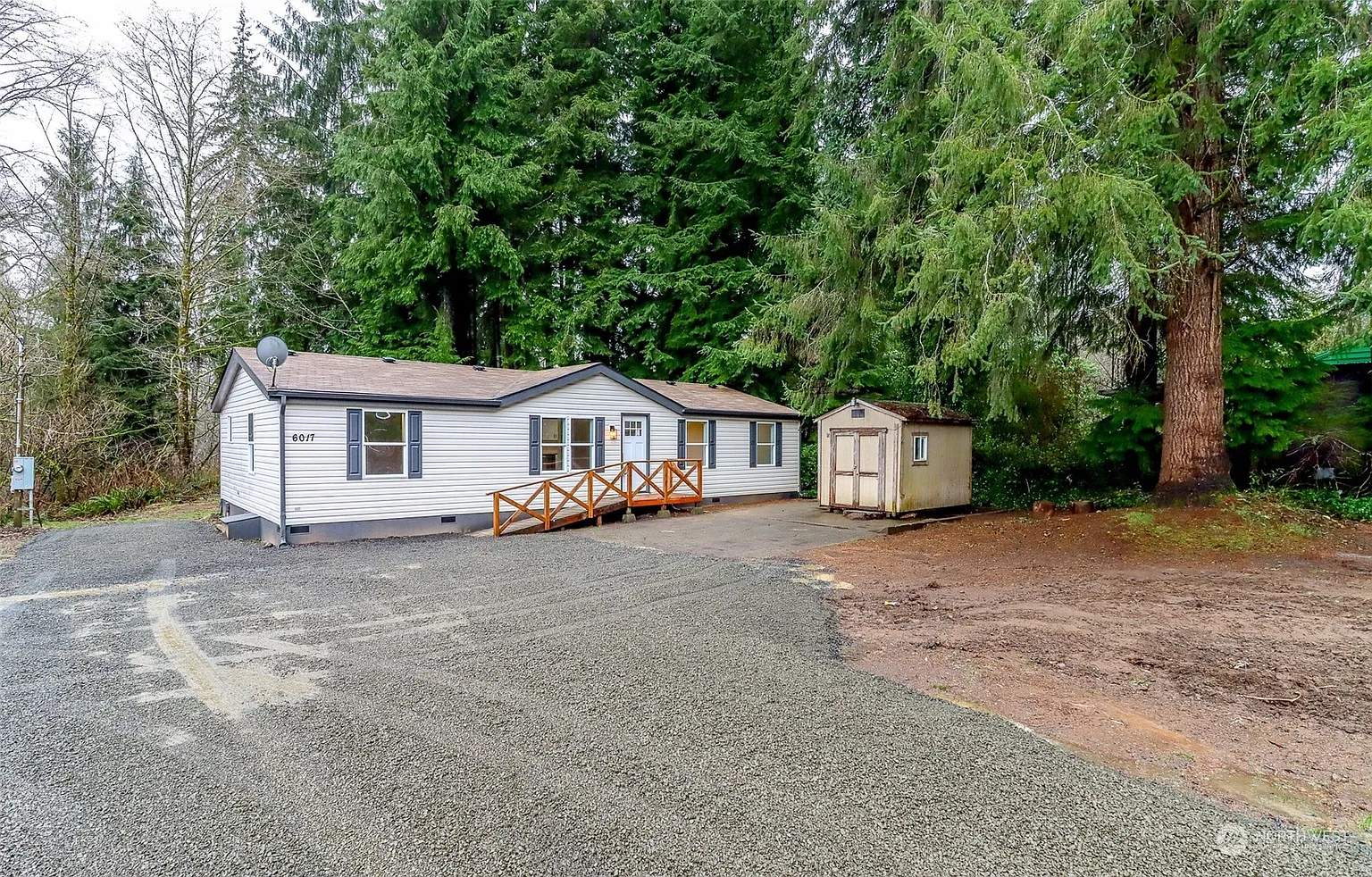 6017 Olympic Highway photo 1