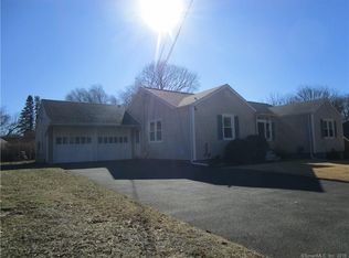 13 Anthony Pl, Trumbull, CT 06611