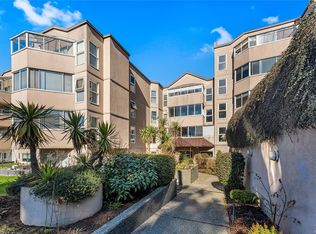 Columbia Place, Saanich, BC V9A 1L8