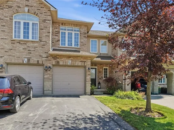 39 Panabaker Dr #12, Ancaster, ON L9G 0A2