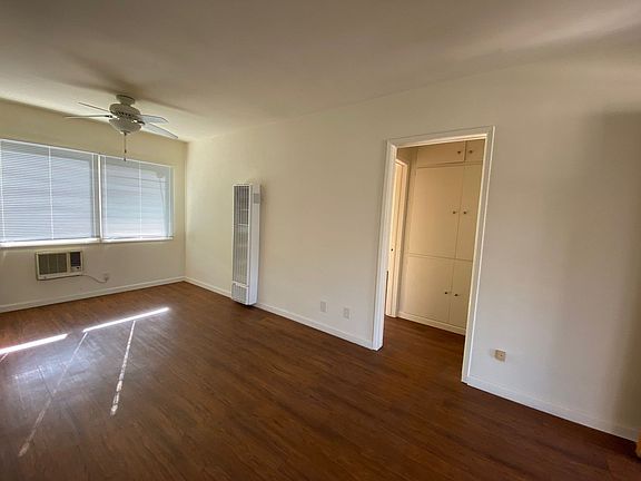 5th image of 1834 N Harvard Blvd APT 19