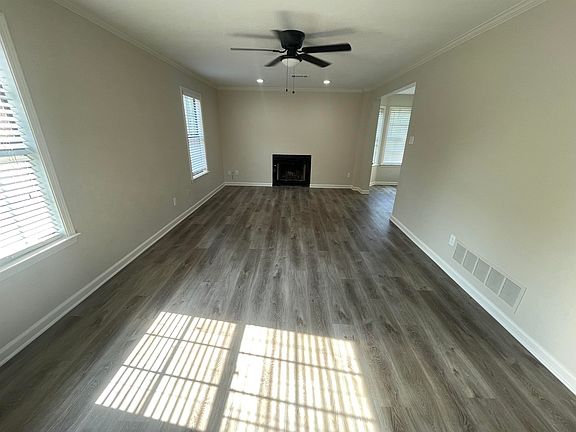 3rd image of 7659 Valley Glen Dr