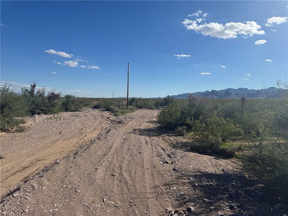2nd image of 981 S Elfrida Rd