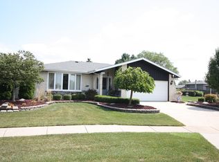 15327 Saint Andrews Dr, Orland Park, IL 60462