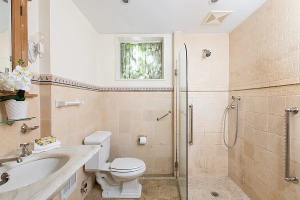 Sold by Compass | media 20