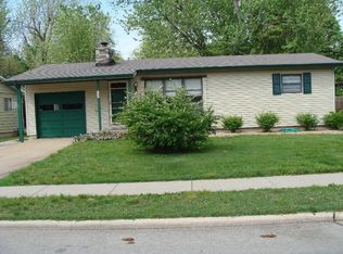 1319 W Crestview St, Springfield, MO 65807