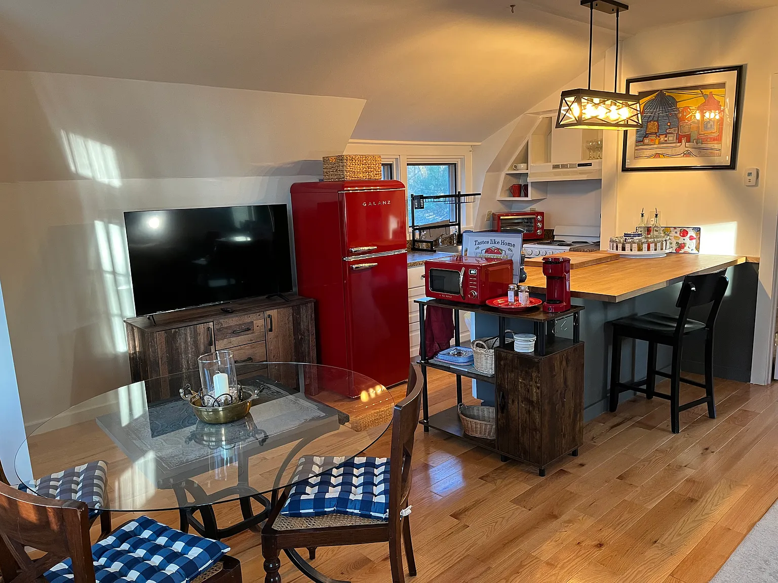 1 bed, 700 sqft, $1,750 — Photo 3