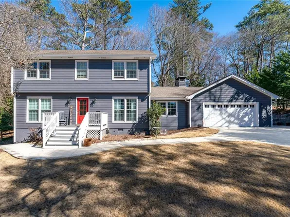 9330 Martins Lake Dr, Roswell, GA 30076