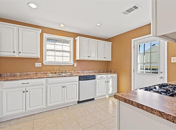 4th image of 6037 Cameron Blvd