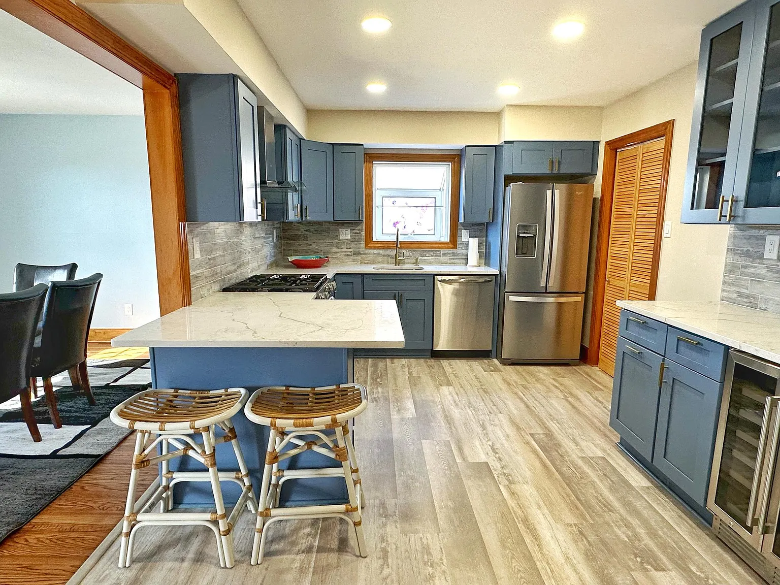3 bed, 1500 sqft, $4,500 — Photo 2