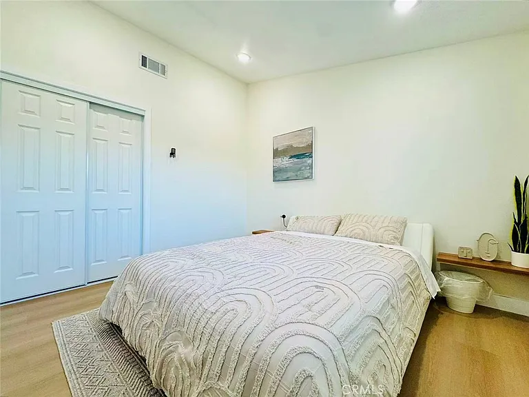 1741 Warwick St #1741 — Photo 16