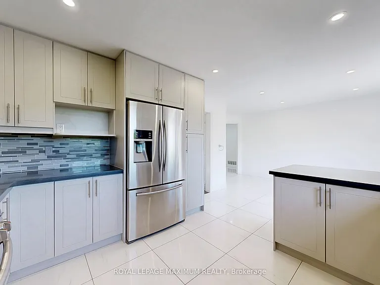 22A Waltham Cres — Photo 13