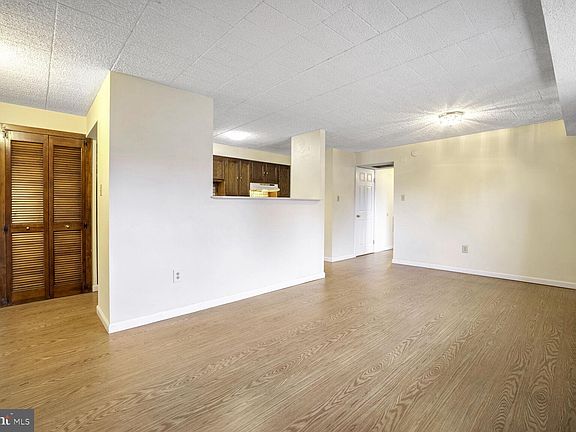 3rd image of 995 Heather Ridge Dr #D-4d