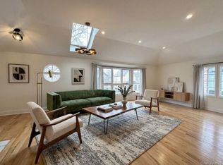 3519 215th St Floor 2, Bayside, NY 11361