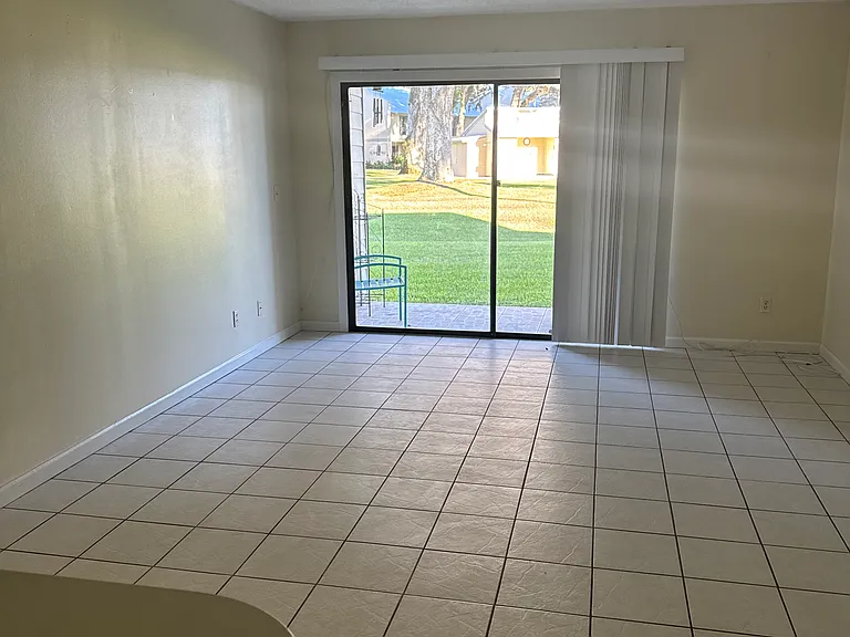 132 Hiawatha Ct E — Photo 11