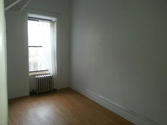 Rented by Alan Tam Licensed Real Estate Broker Company | media 2