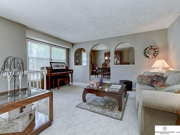 5th image of 15412 Harney St