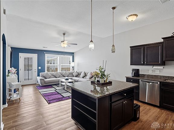 5th image of 136 Waterhaven Way
