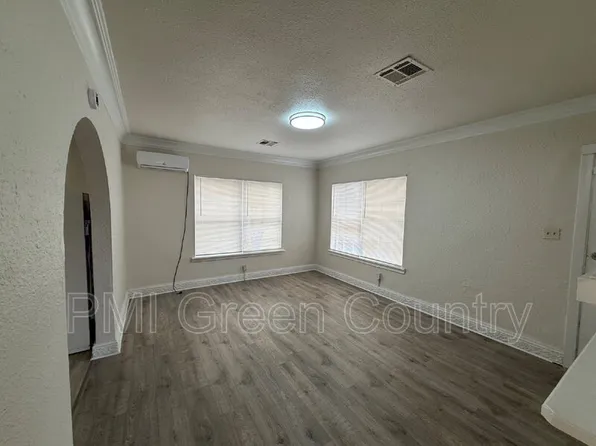 1447 N Lewis Pl, Tulsa, OK 74110