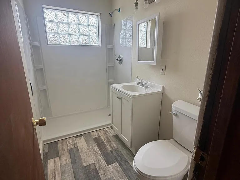 3042 N Palmer St — Photo 24