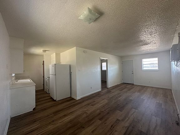 5th image of 616 Sunset Ln #B